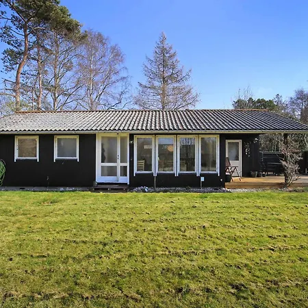 Charming Holiday Home At Sought-After Tisvilde