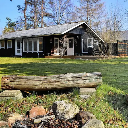 Charming Holiday Home At Sought-After Tisvilde *