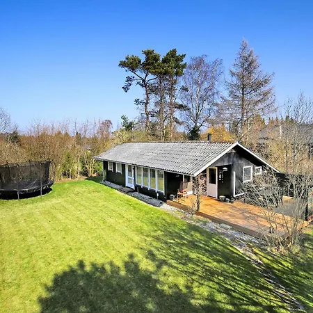 Charming Holiday Home At Sought-After Tisvilde *